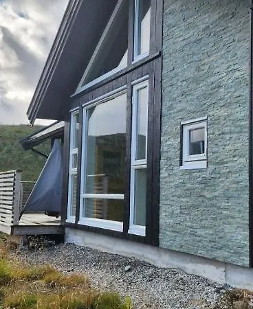 Villa Big 3 Bedrom At Gronnliskaret, Ringvassoya. *