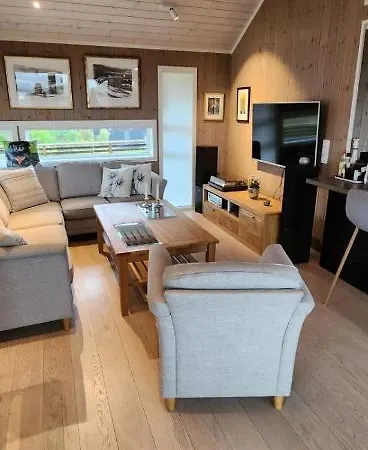 Big 3 Bedrom At Gronnliskaret, Ringvassoya. Villa Karlsøy